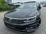 Volkswagen Passat 2.0TDI R-LINE PANO*NAVI*LEDER*XENON*KAMER - Volkswagen Passat mit Diesel-Antrieb: Schwarz