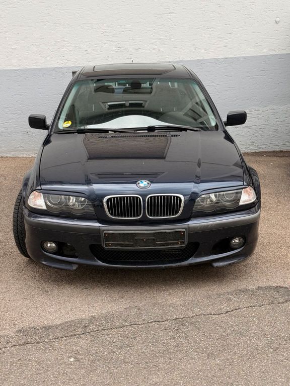 Image of BMW 330