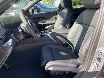 صورة 9 لـ 2026 BMW I5