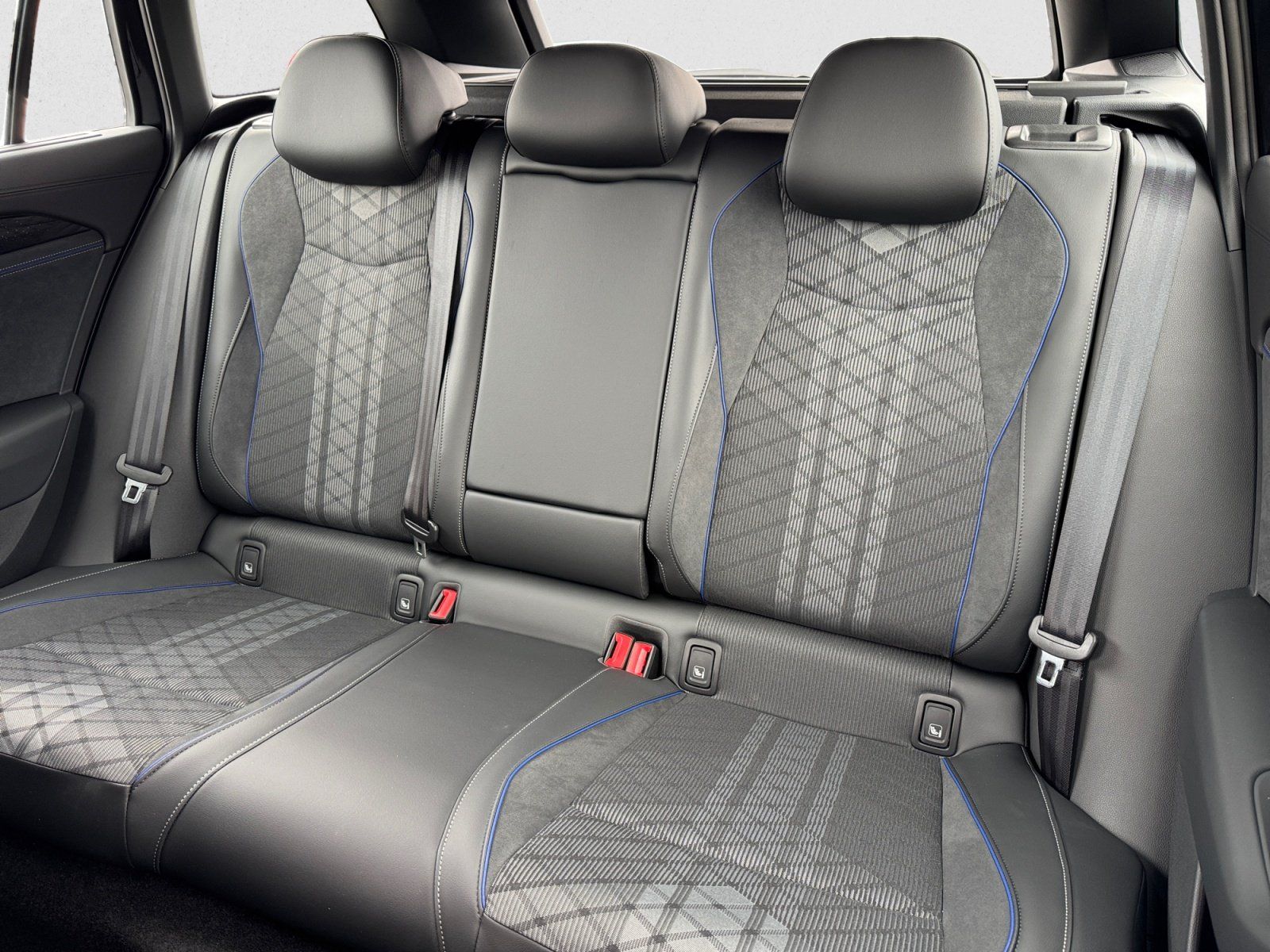 Volkswagen Passat Variant - Bild 10