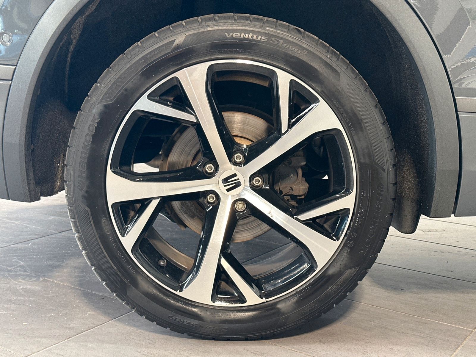 Fahrzeugabbildung SEAT Tarraco 2.0 TDI DSG FR NAV+LED+AHK+ACC+KAM+19ZO