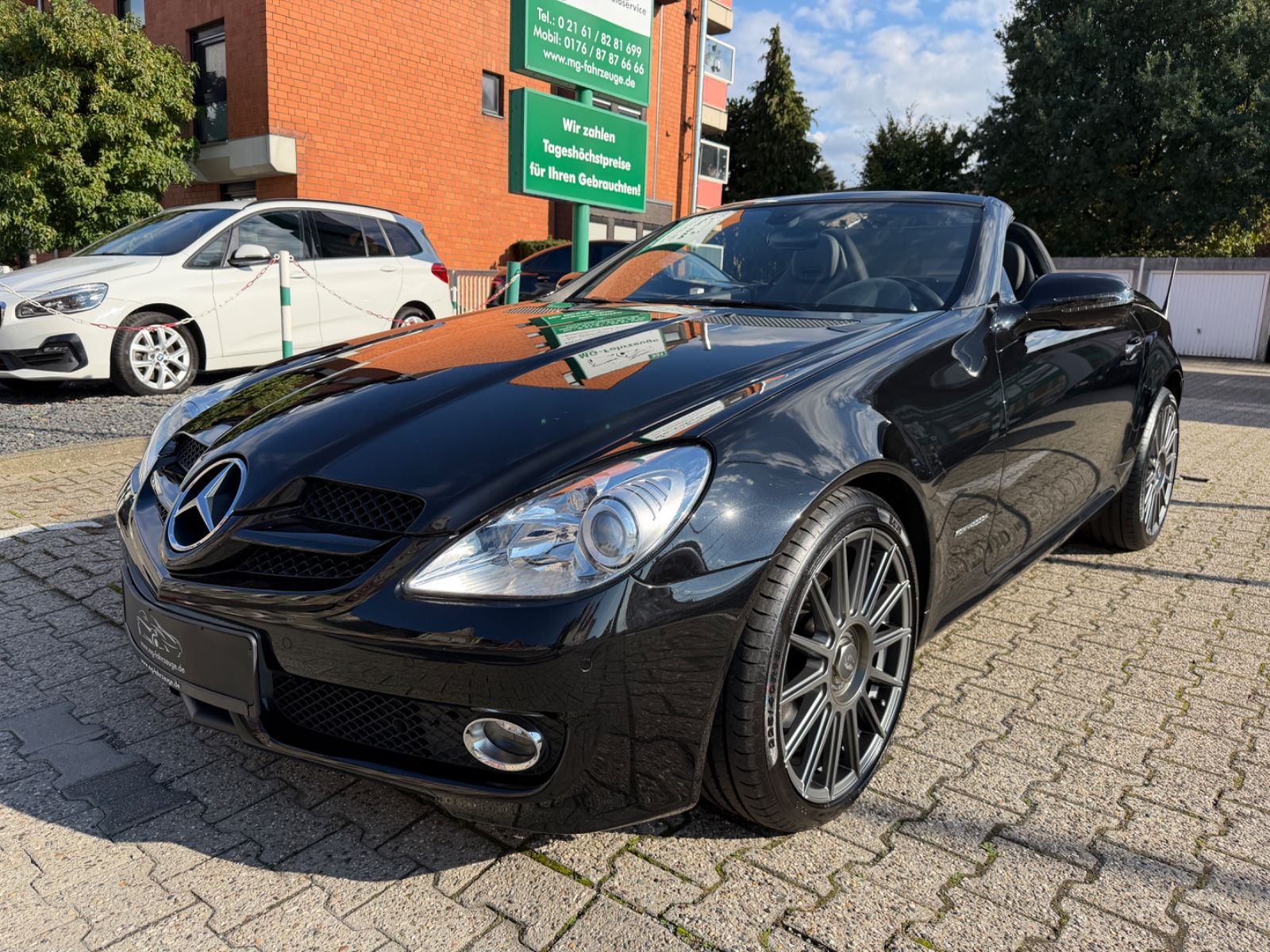Fahrzeugabbildung Mercedes-Benz SLK 200 Kompressor 18 ZOLL LEDER AIRSCARF TEMPOM
