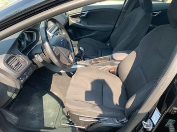 Volvo V40 Cross Country - 9