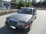 Mercedes-Benz E 300 - Mercedes-Benz 300 aus 1990: 300e