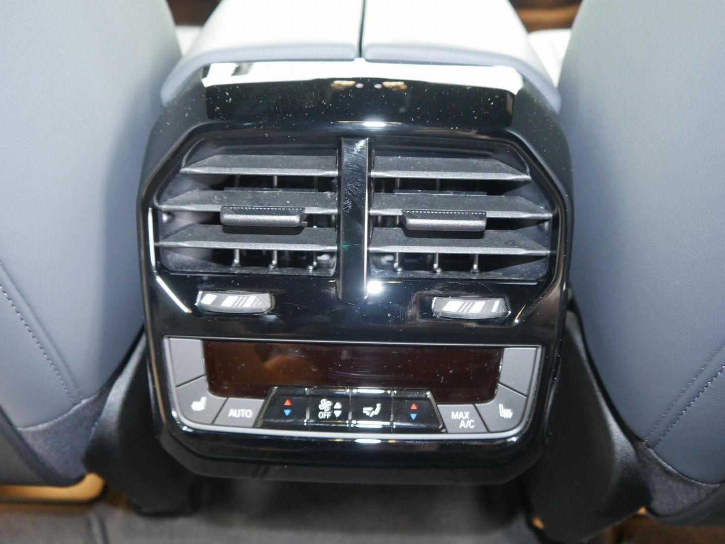 Fahrzeugabbildung BMW iX xDrive40 |Autobahnassistent |BMW Laserlicht |