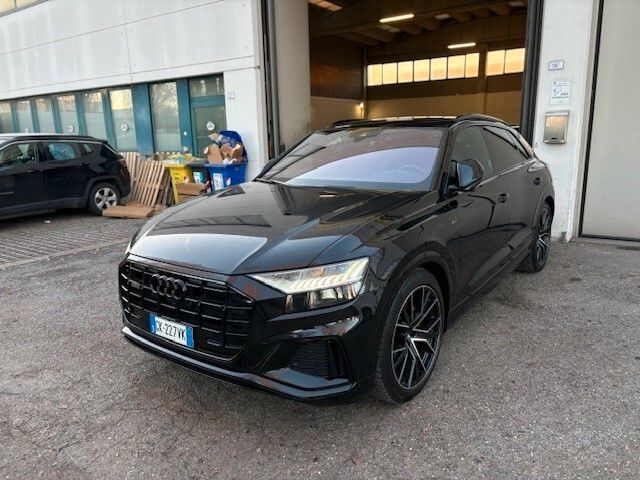 AUDI Audi Q8 50 TDI 286 CV quattro tiptronic Sport S-