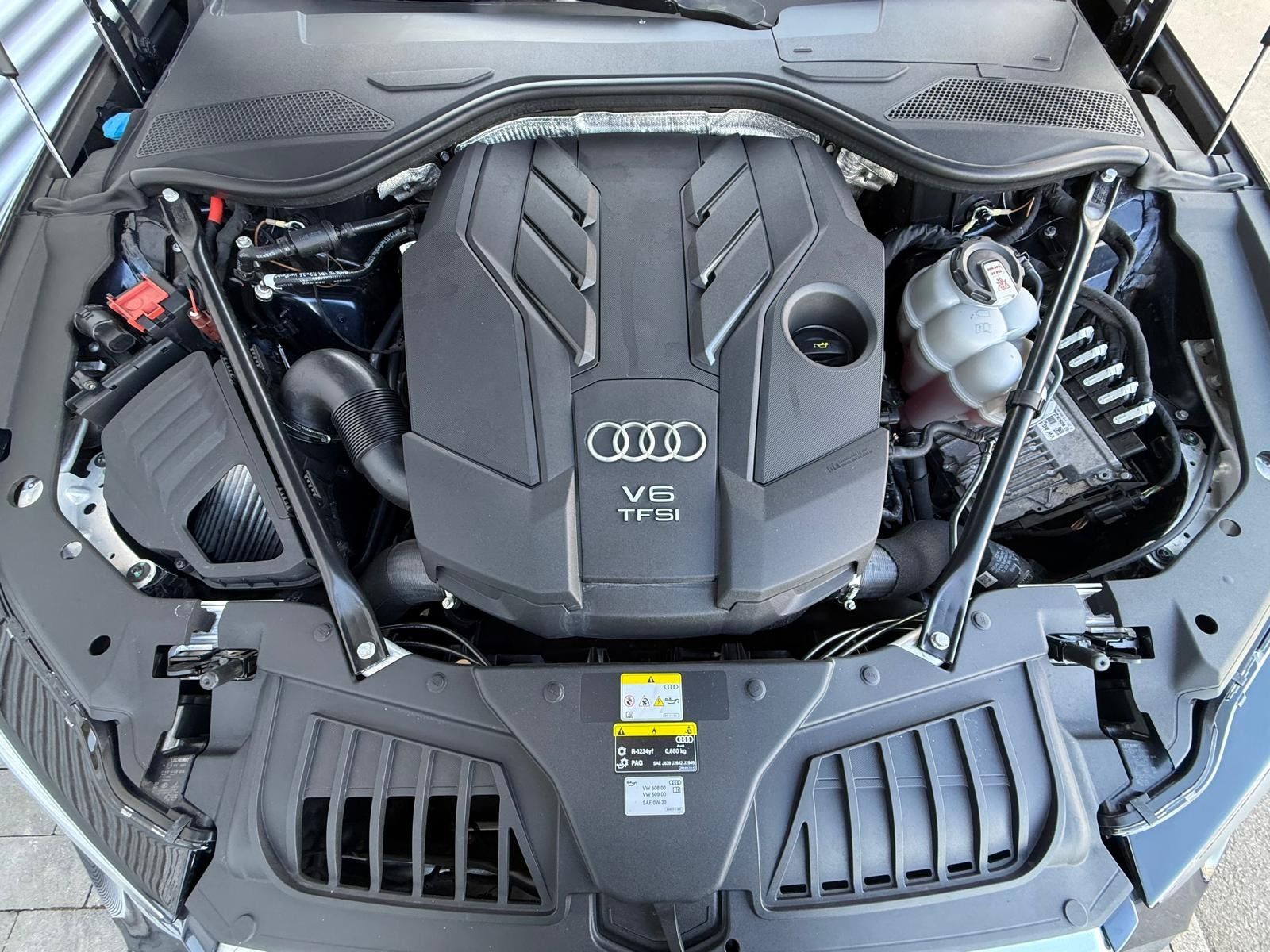 Audi A8 - Bild 8