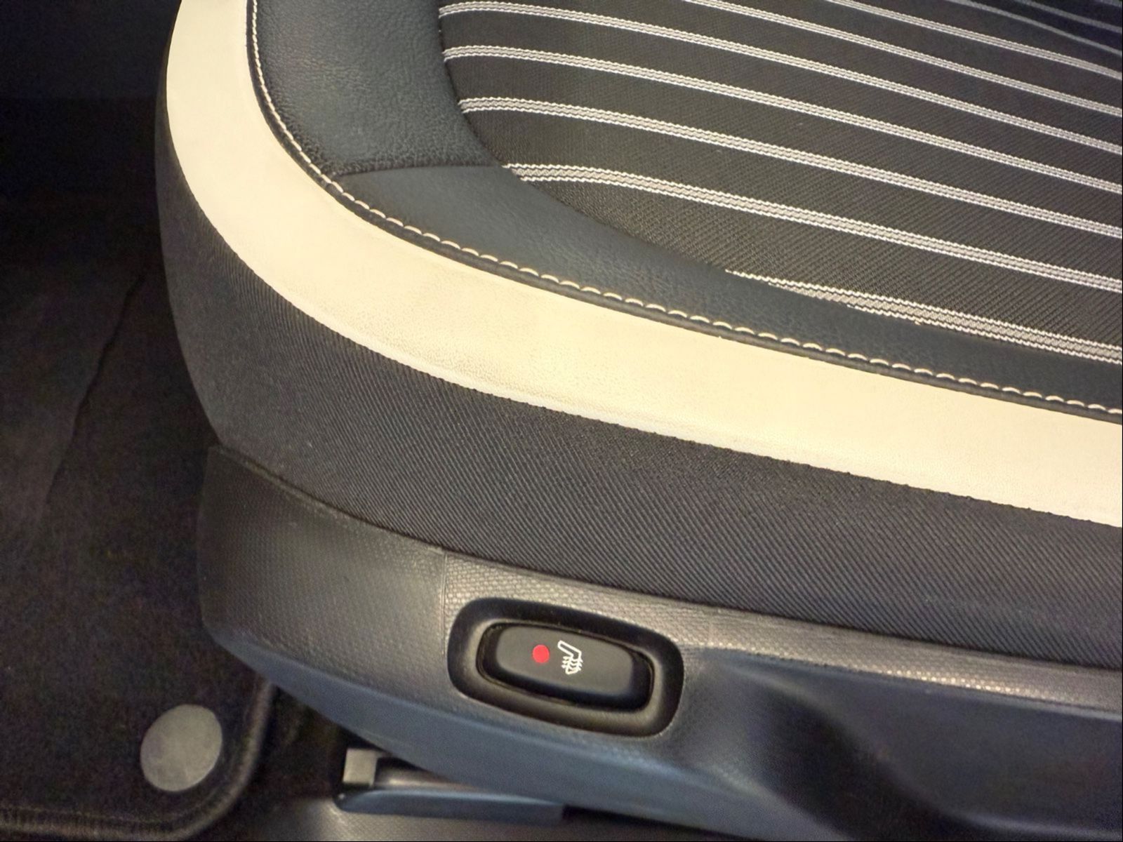 Fahrzeugabbildung Renault Twingo Techno Electric, Navi, Rückfahrkamera
