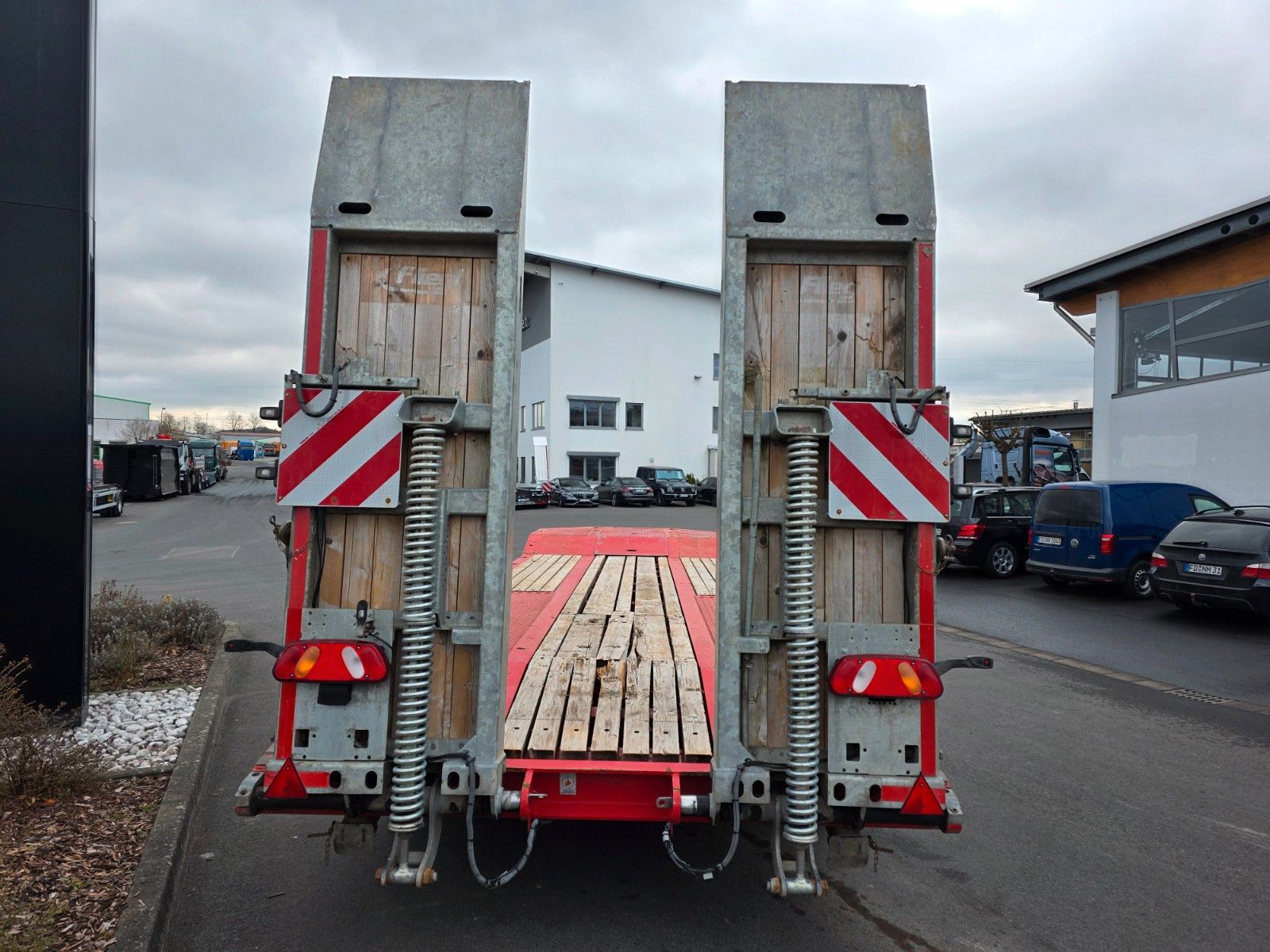 Fahrzeugabbildung Fliegl DTS 300 Rampen BPW auf 3.000mm verbreiterbar