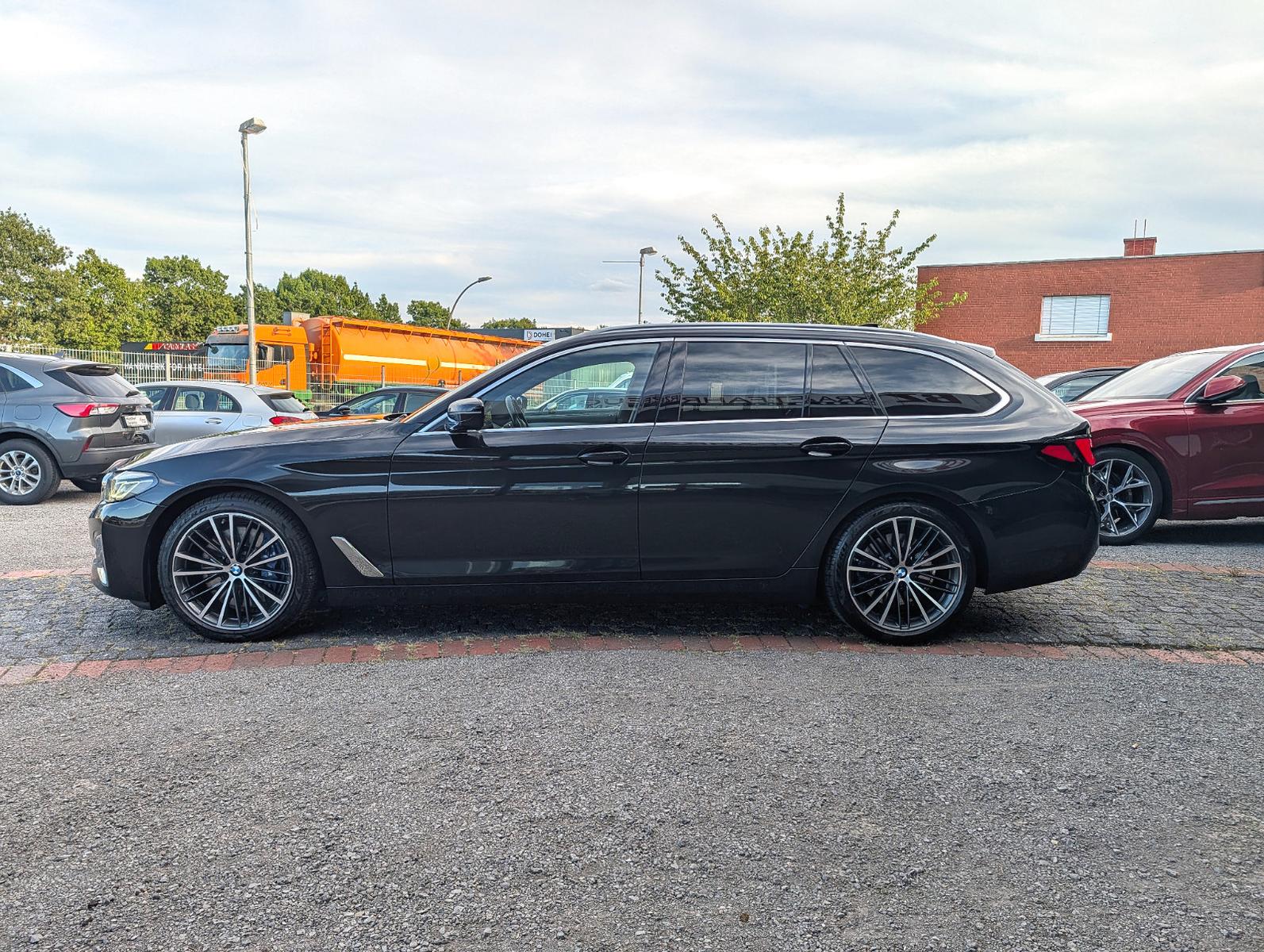 BMW 530 d Touring xDrive Luxury Line Voll!