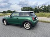 MINI Cooper C C Favoured Trim Steptronic Favoured... - MINI MINI: Favoured Trim