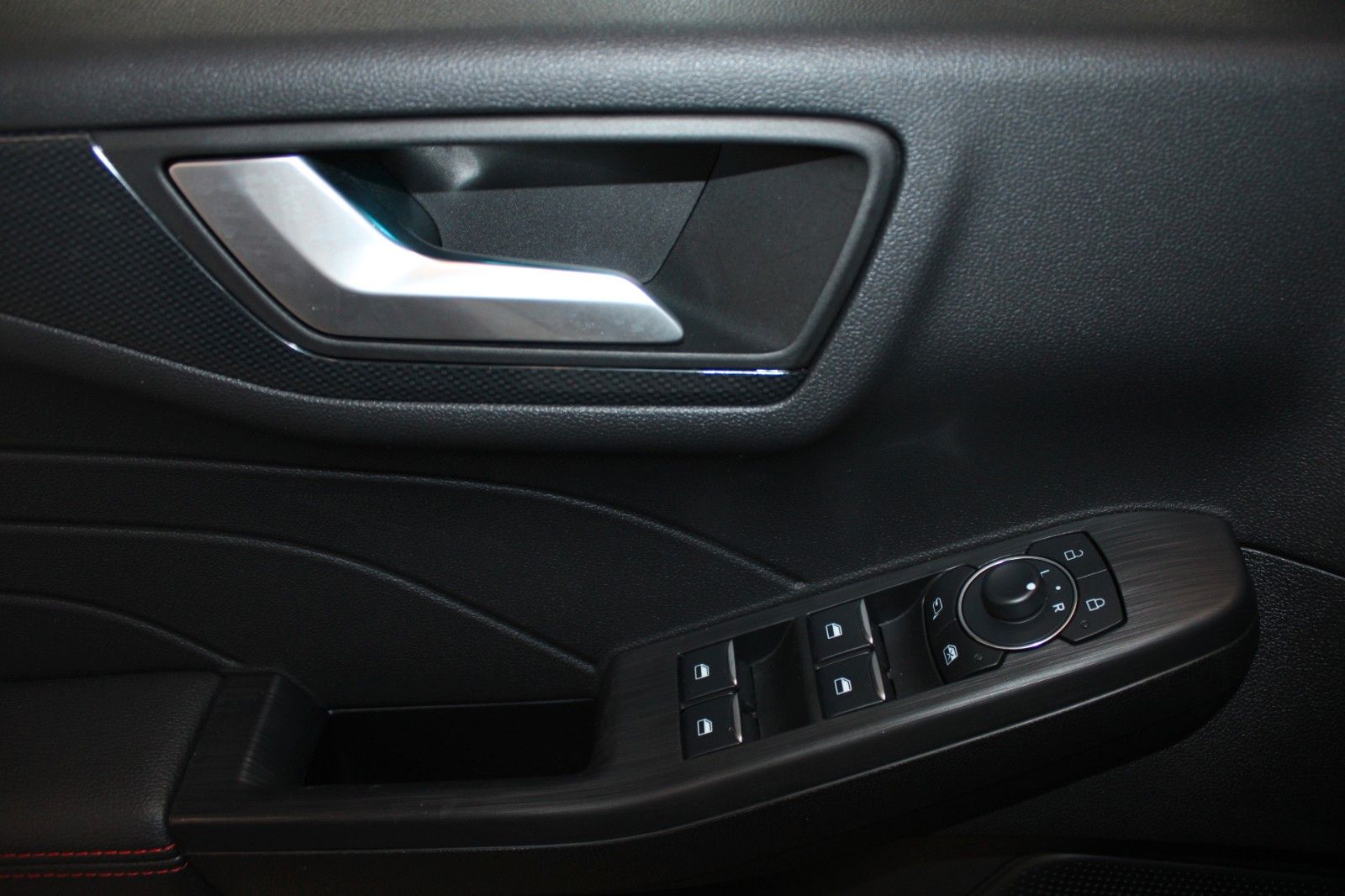 Fahrzeugabbildung Ford Kuga ST-Line X LED B&O HUD ACC WinterPaket Panod