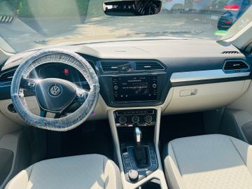Volkswagen Tiguan - 5