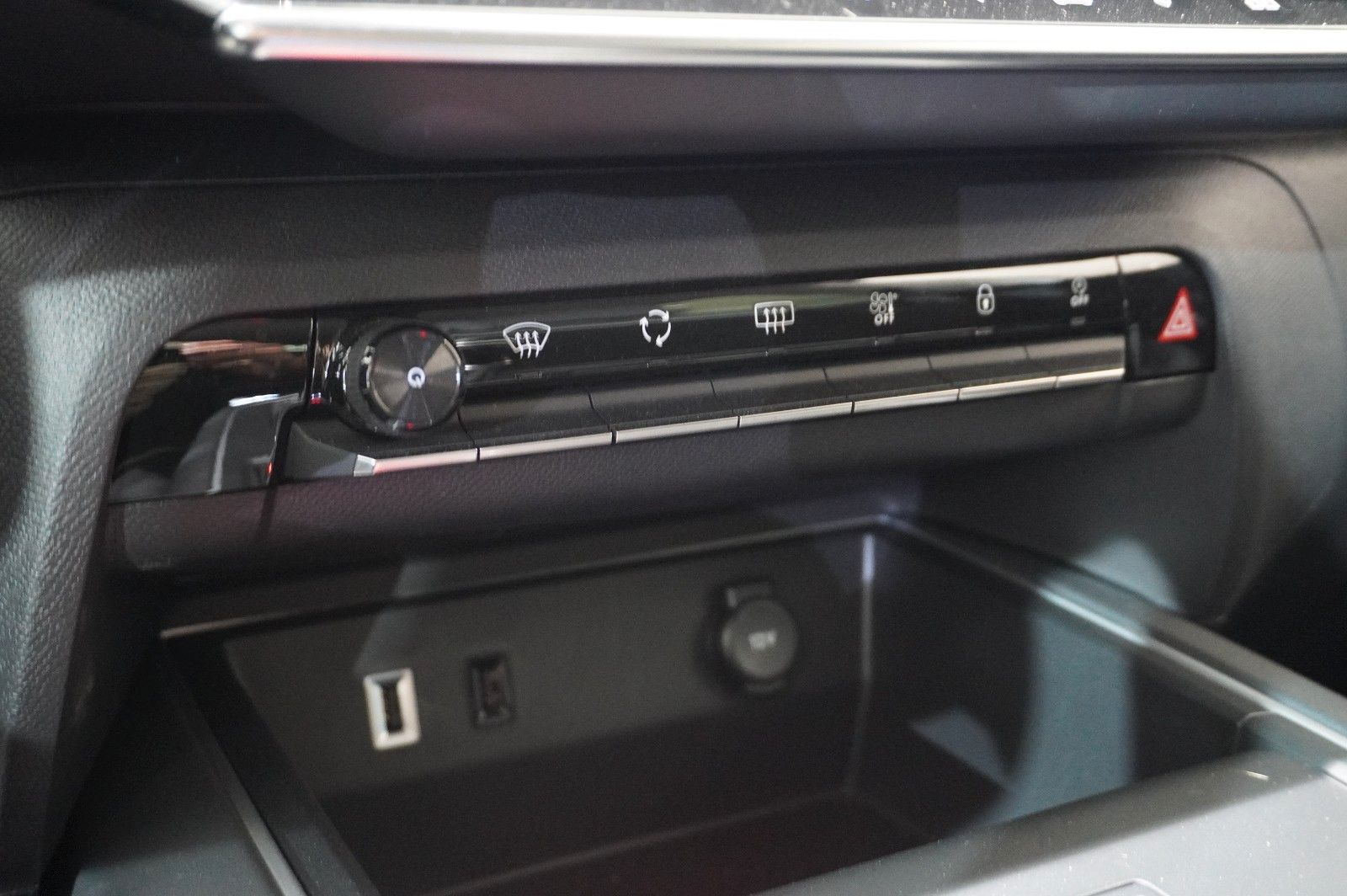 Fahrzeugabbildung Citroën C5 Aircross 1.2T FEEL PACK NAVI/LED/KAMERA/VIRT.
