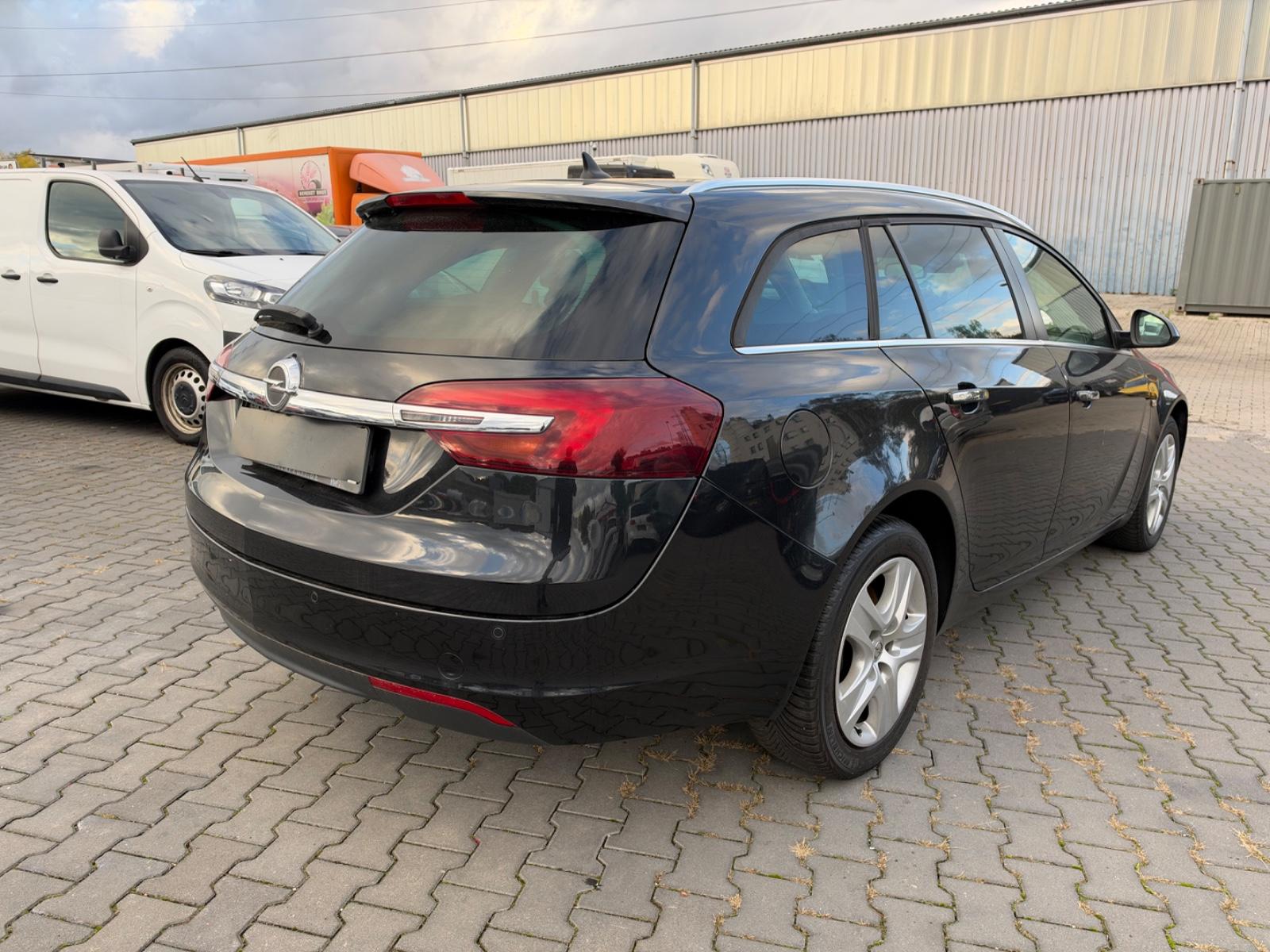 Opel Insignia 2015 — салон
