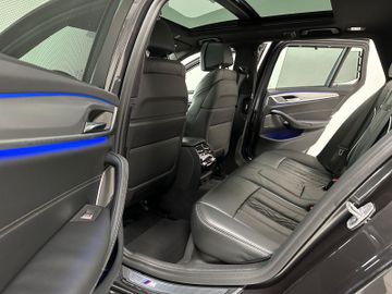 Fahrzeugabbildung BMW M550d xD ACC SoftCl 360°Panorama DispKey HUD DAB
