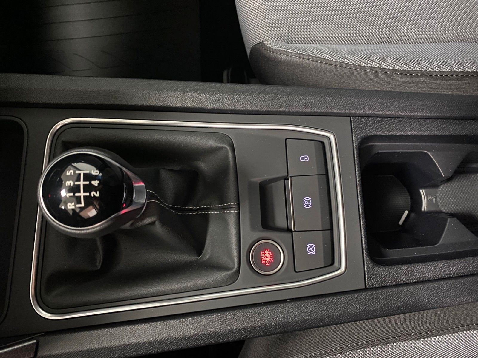 Fahrzeugabbildung SEAT Leon ST 1.5 TSI Style Sportstourer+2030 GARANTIE