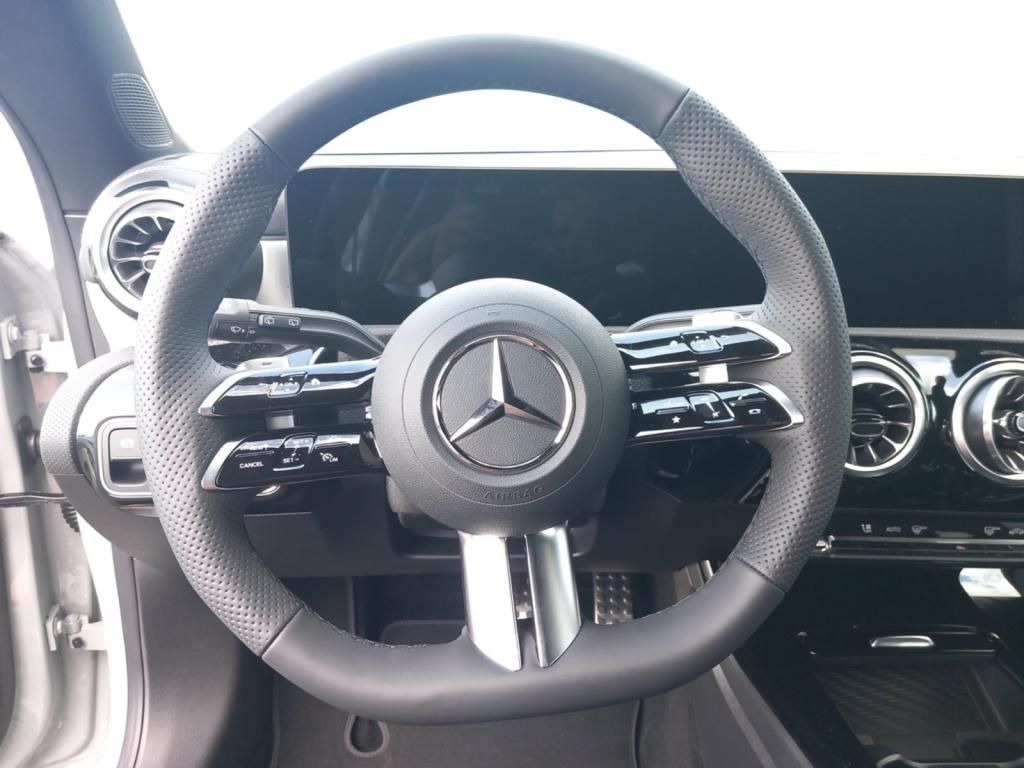 Fahrzeugabbildung Mercedes-Benz CLA 180 SB AMG*AHK*Keyless*Kamera*Multibeam*DAB*