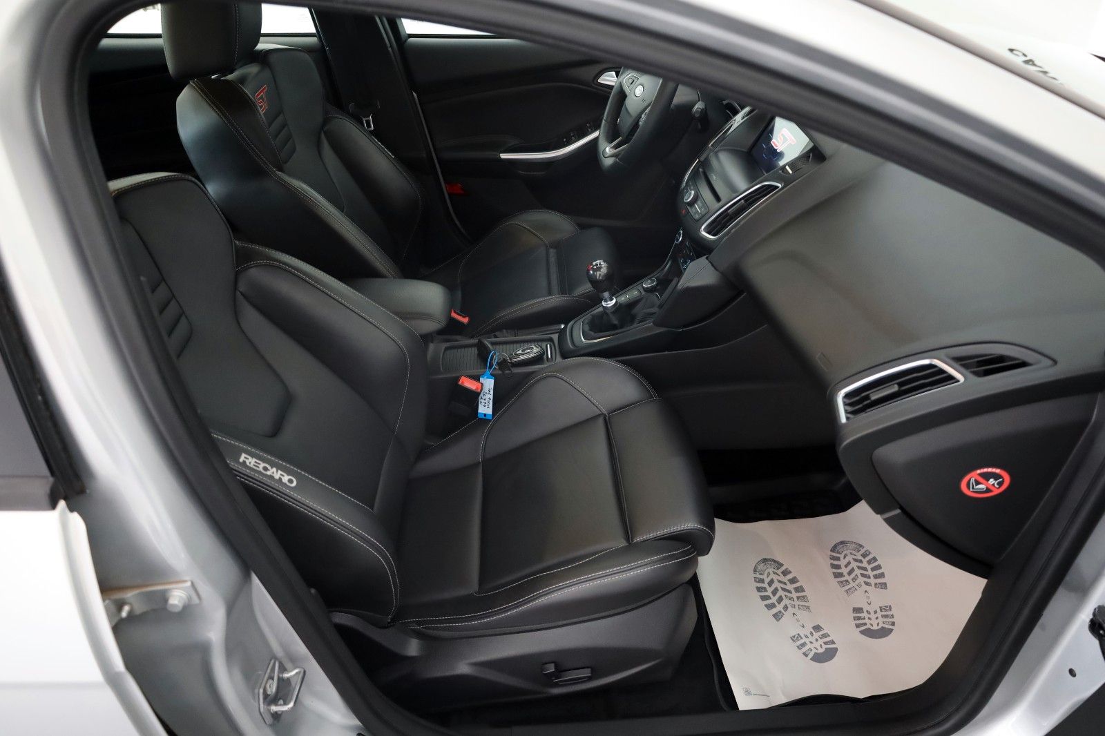 Fahrzeugabbildung Ford Focus Turnier ST Recaro,Leder,Navi,Xenon,Sony,SH