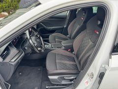 SKODA Octavia Combi RS 2.0 TDI DSG 4x4