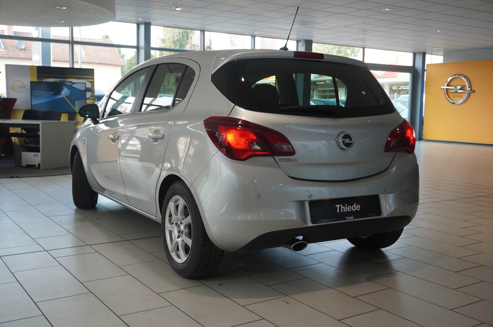 Fahrzeugabbildung Opel Corsa E Active 1.4  NAVI/PDC/SHZ/LHZ/ALU/TEMPO