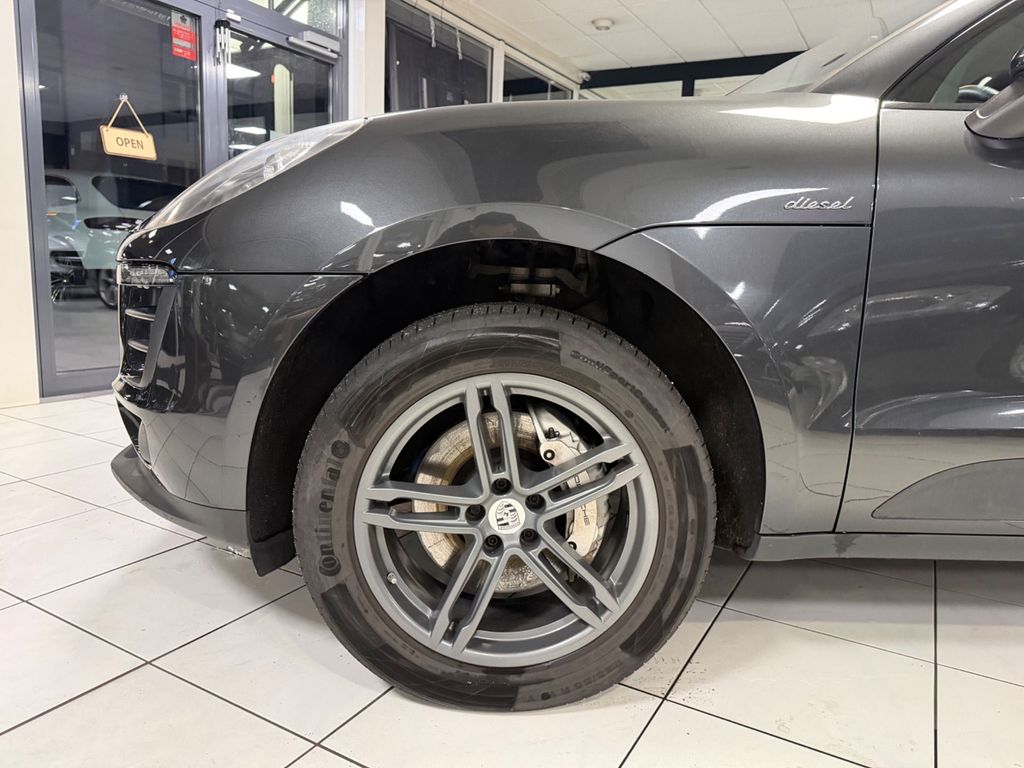 PORSCHE Macan S Diesel 3.0 l 1.HAND/PANO/AHK/STANDHZG!!! PORSCHE Macan S Diesel 3.0 l 1.HAND/PANO/AHK/STANDHZG!!!