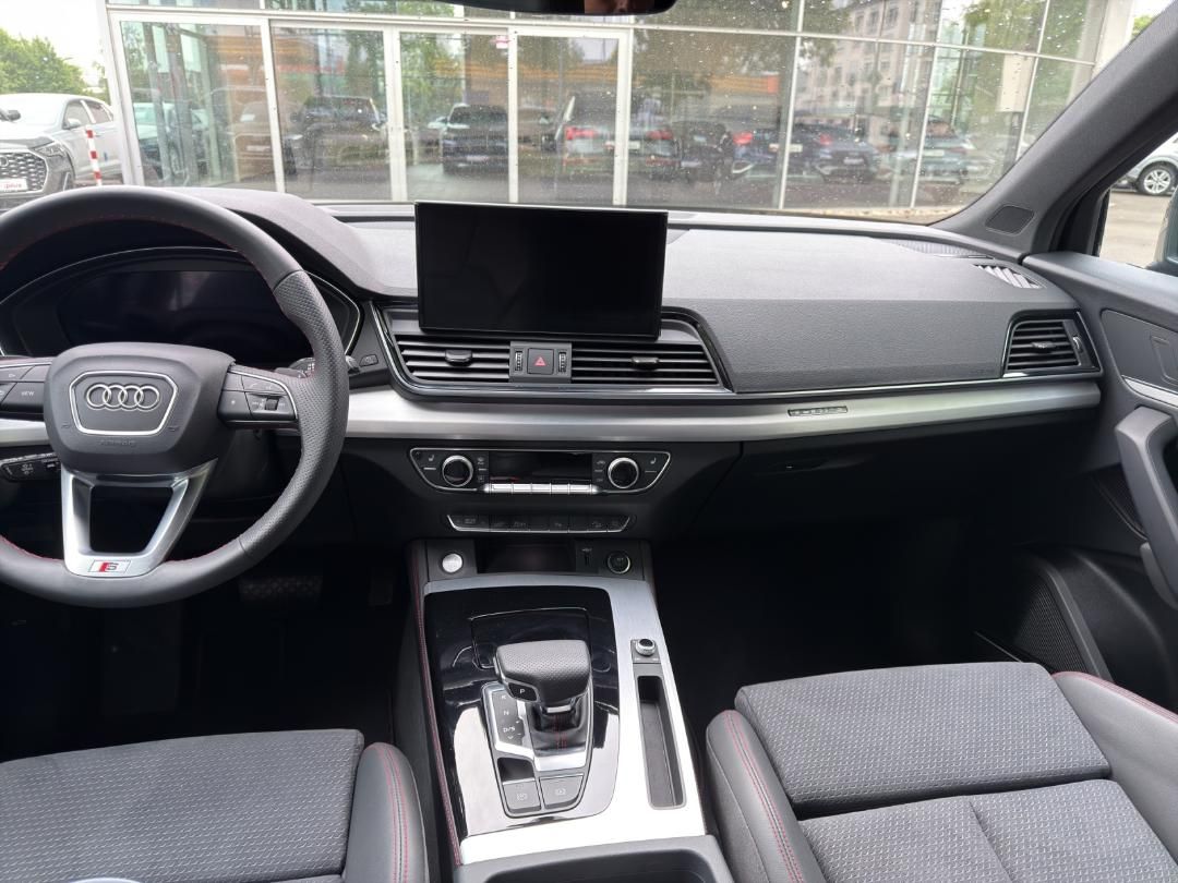 Fahrzeugabbildung Audi Q5 TFSI e S line Q5 business 55 TFSI e quattro S
