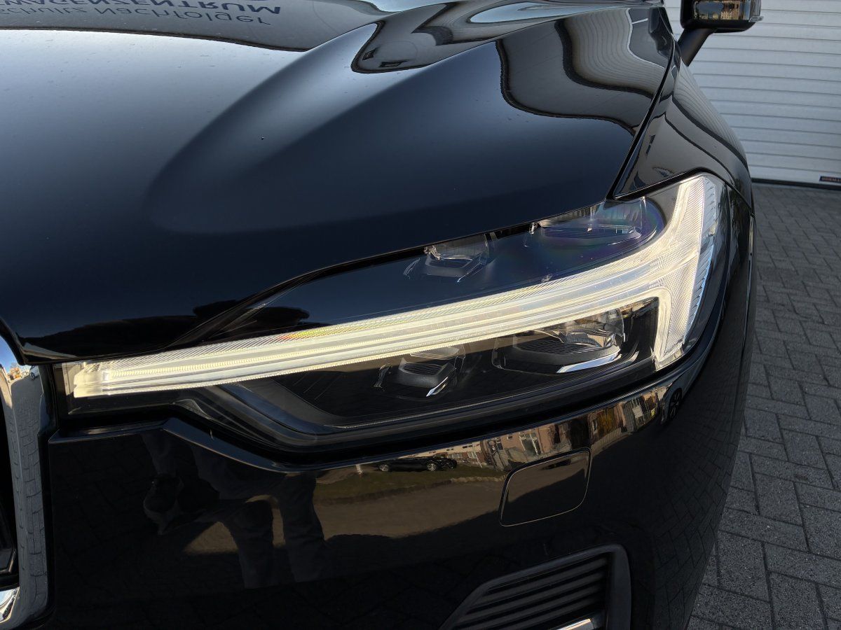 Volvo XC60 B5 Core AWD LED NAVI Memory imagem 2