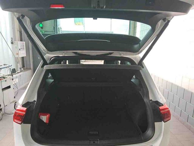Tiguan 2.0 TDI DSG R-Line 4M LED+KAMERA+AHK+ACC+