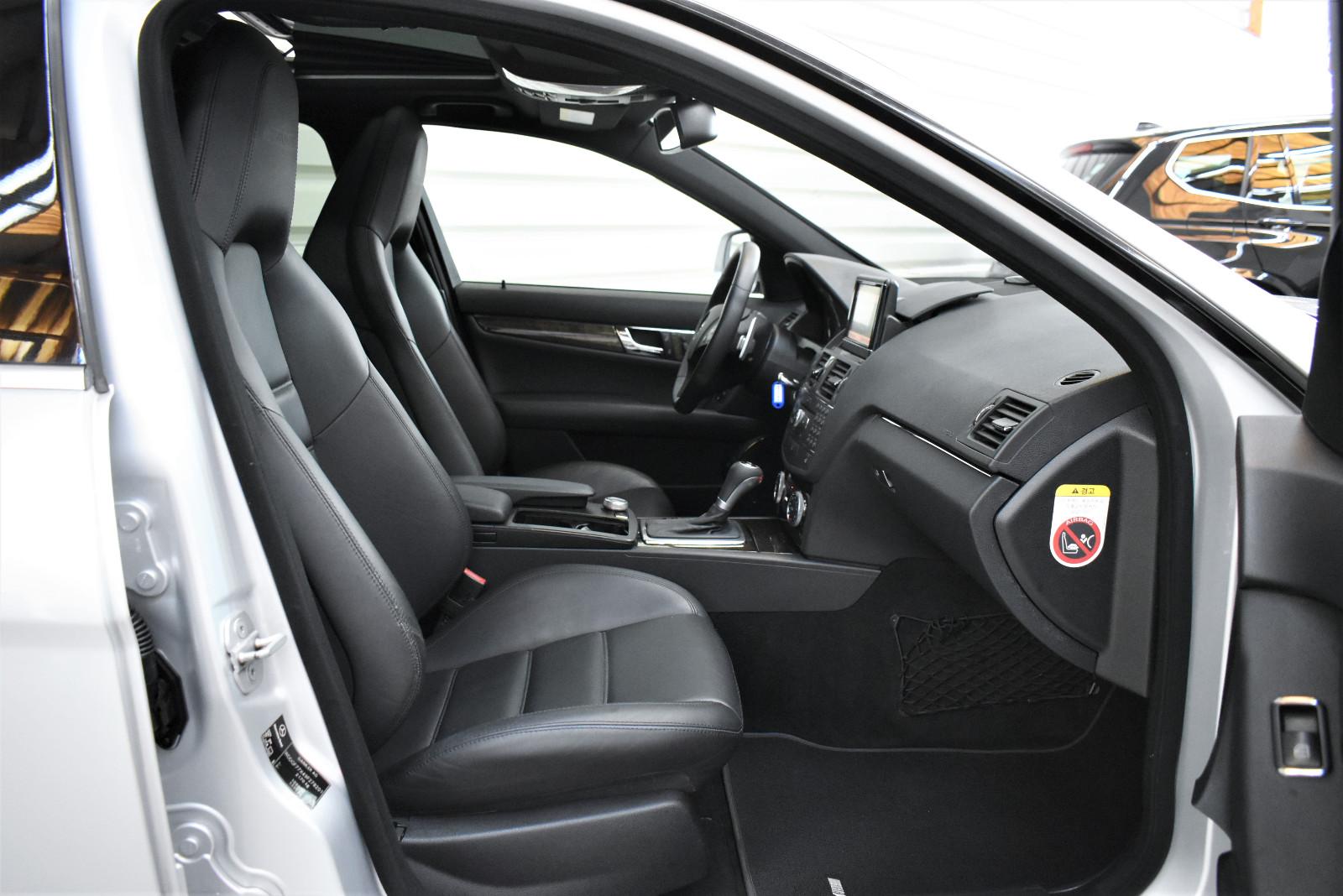 MERCEDES-BENZ C63 AMG V8 6.2 457ch BVA Toit ouvrant Sièges chauffants cuir