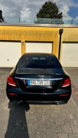 Mercedes-Benz E 220 d Autom. - - Mercedes-Benz E 220 mit Diesel-Antrieb: Schwarz, Limousine