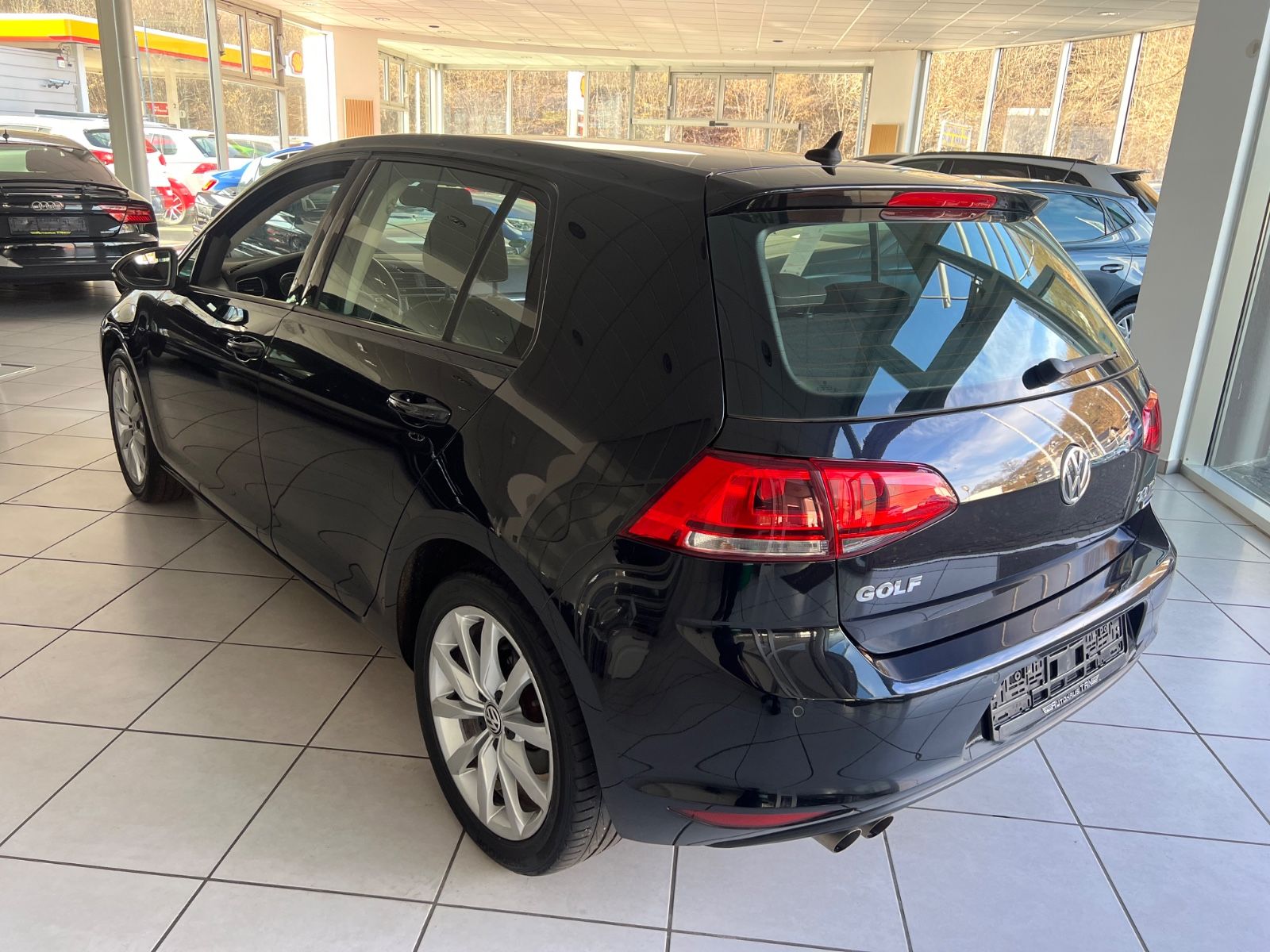 Fahrzeugabbildung Volkswagen Golf VII Lim. 2.0 TDI Highline BMT