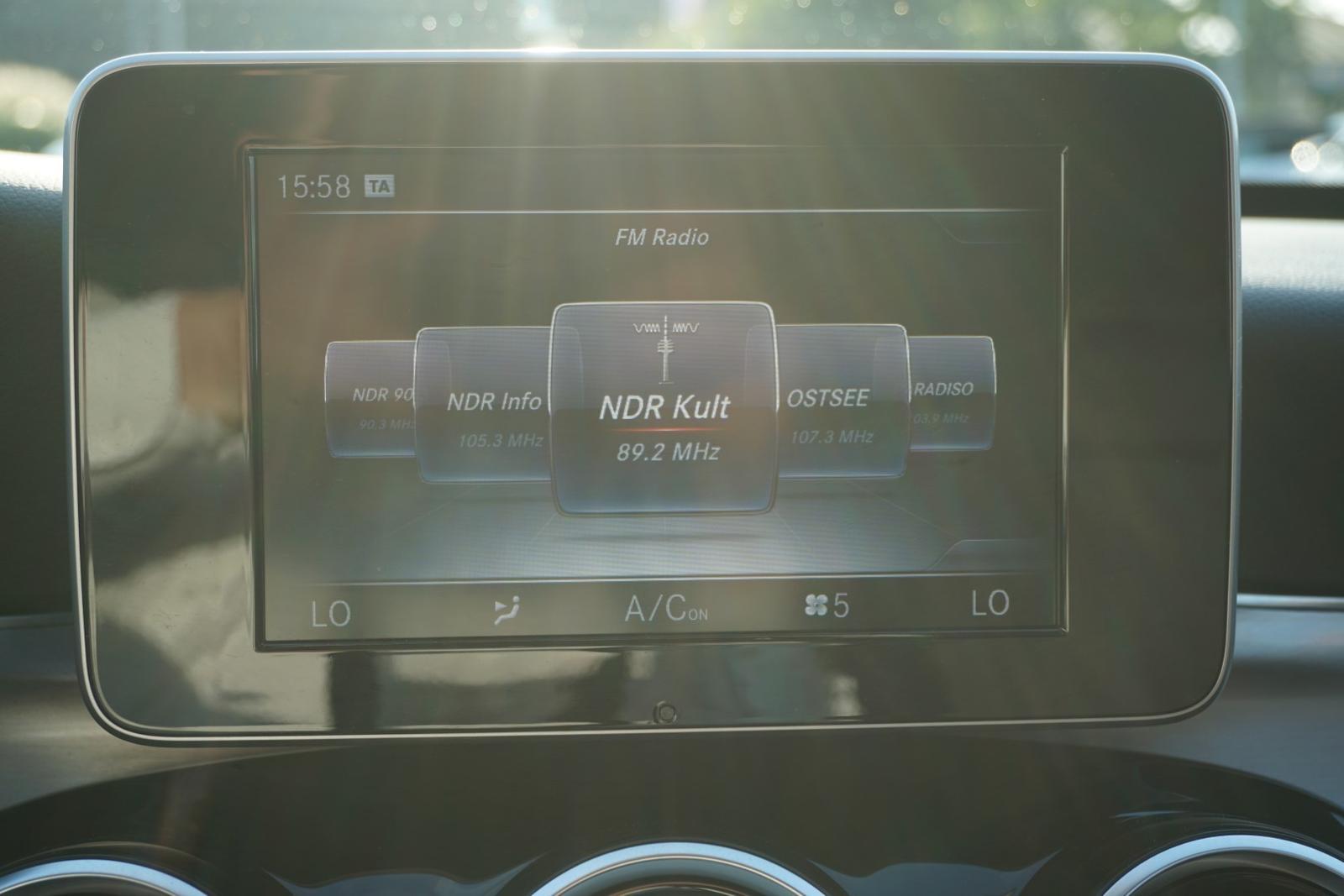 Mercedes-Benz C250 T Avantgarde LED Navi el. Heckklappe PDC