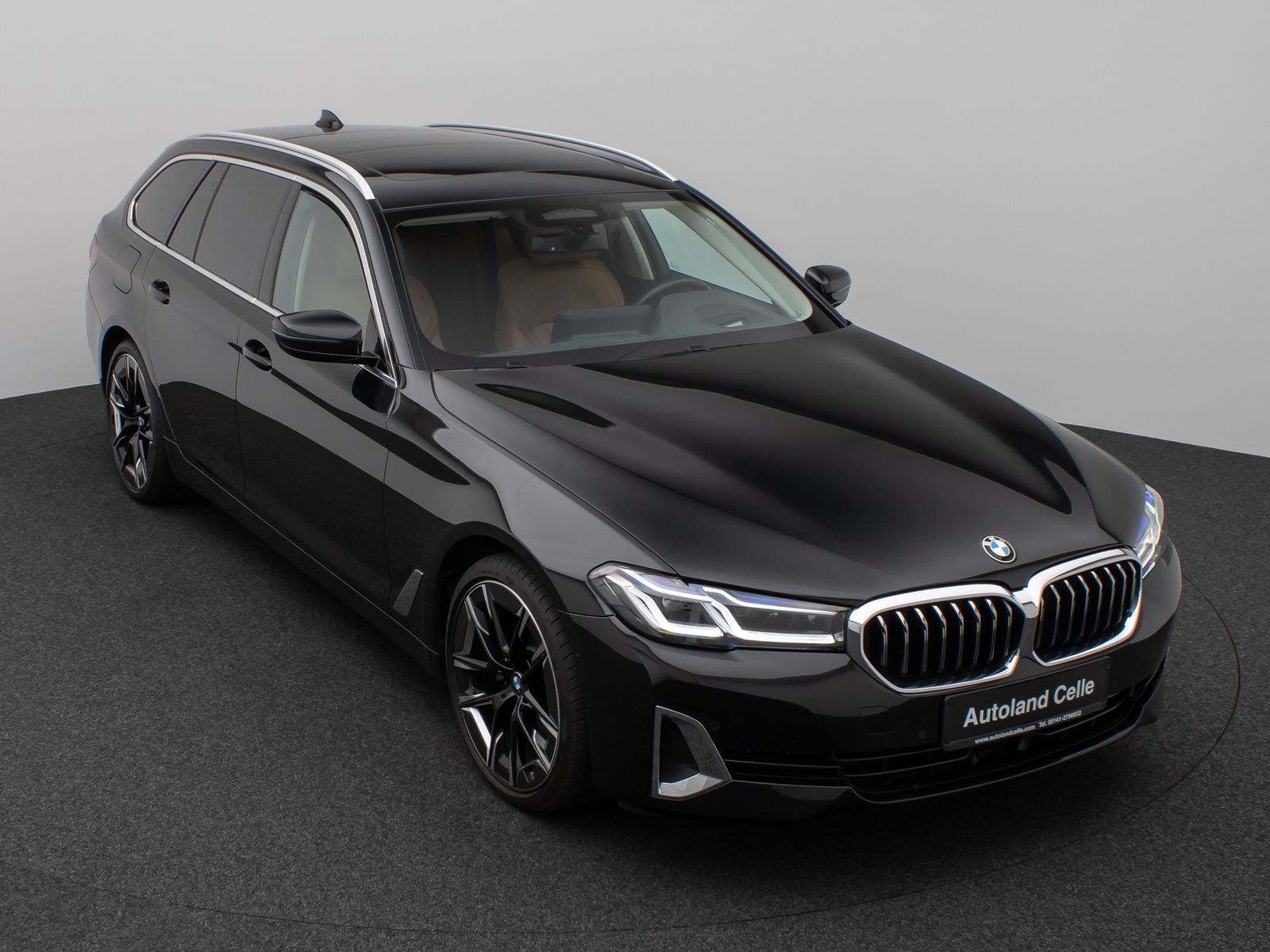 Fahrzeugabbildung BMW 520d xD LuxuryLine Panorama Laser TV HUD DAB H/K