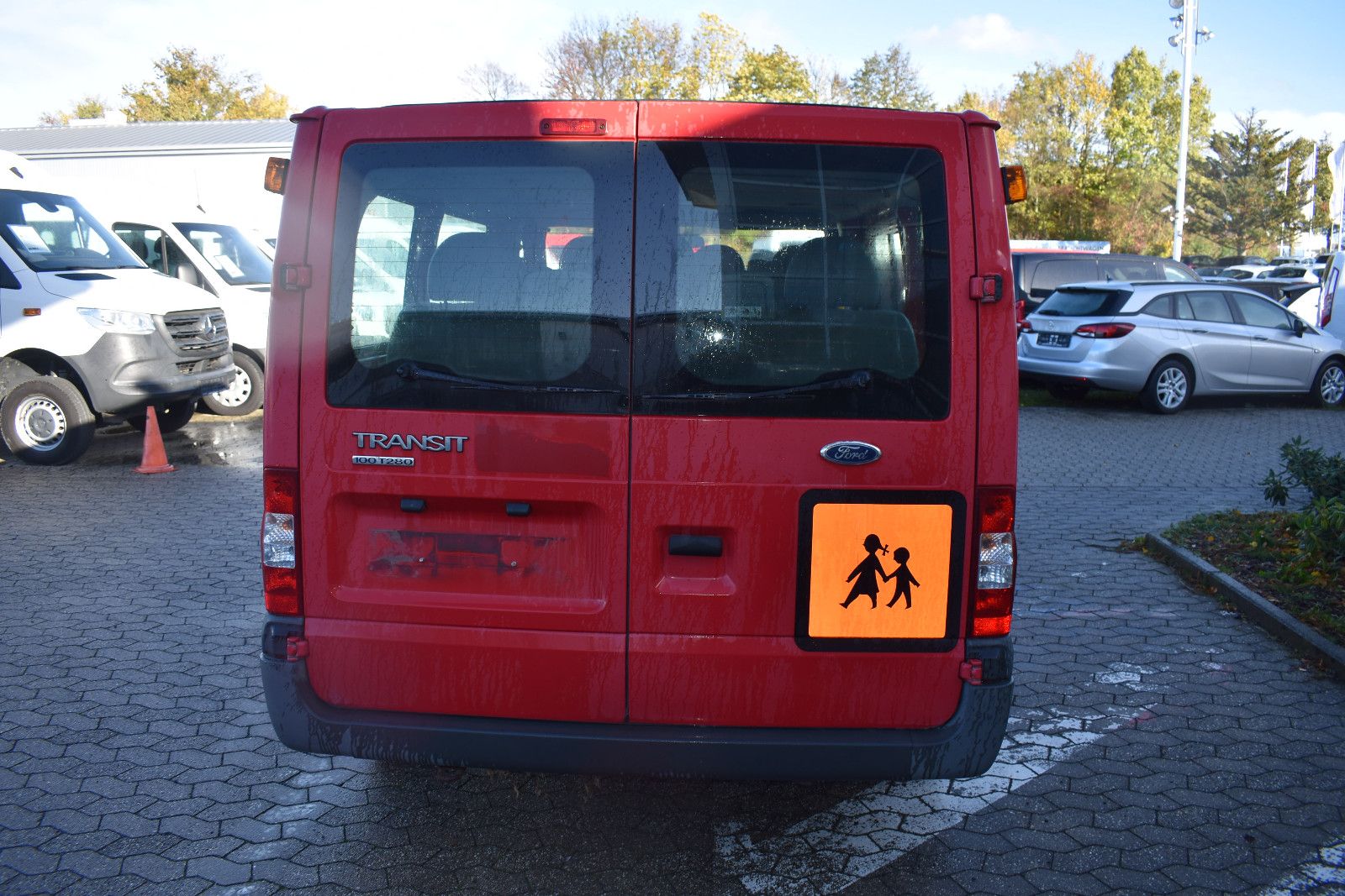 Fahrzeugabbildung Ford Transit Kombi Behindertengerecht *G 2349