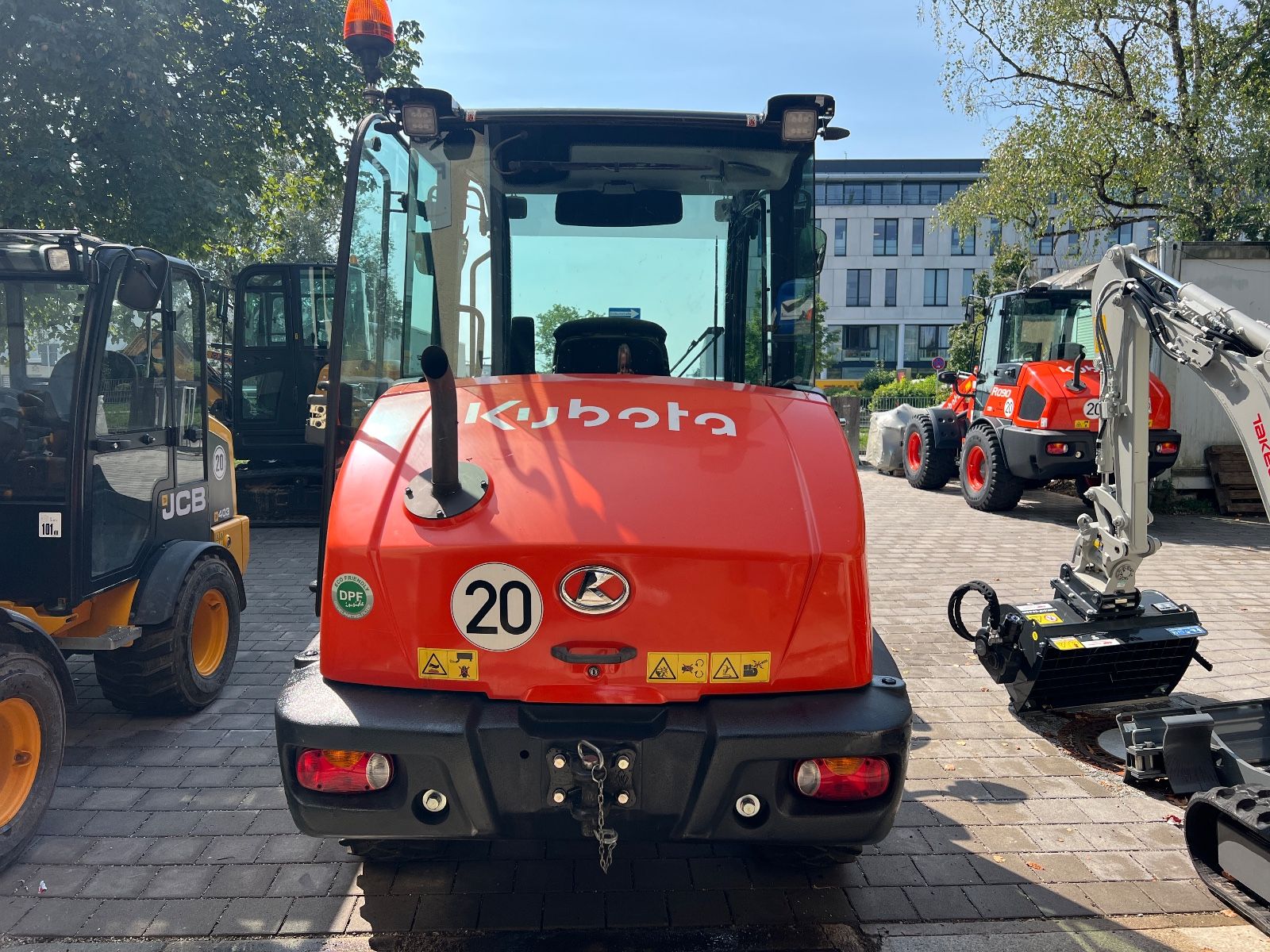 Fahrzeugabbildung Kubota R 090