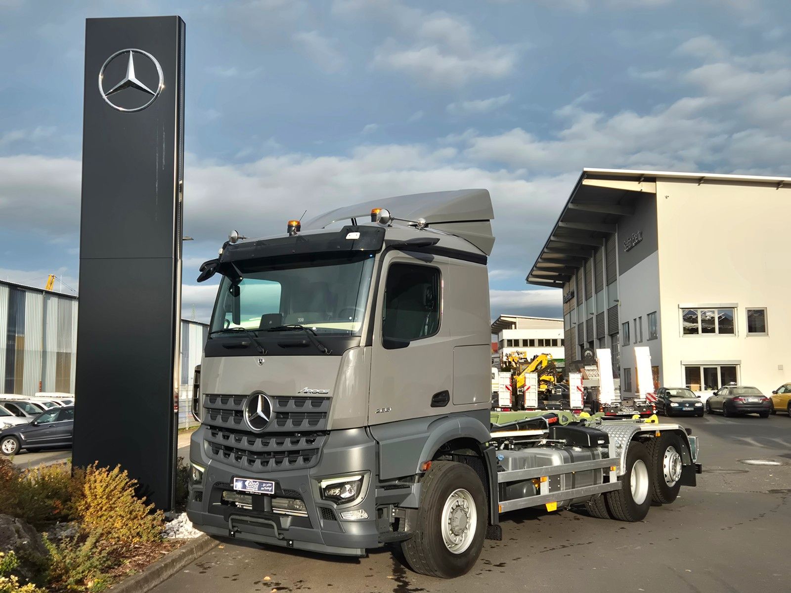 Fahrzeugabbildung Mercedes-Benz Arocs 2551 L 6x2/4-4 HAD HIAB ULT21S56 AHK