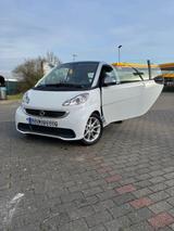 Smart ForTwo coupé 1.0_84 PS_KLIMA_TÜV NEU 03/26 - mit Benzin-Antrieb: mit Navigationssystem, Sportwagen, Halbautomatik, mit Klimaanlage