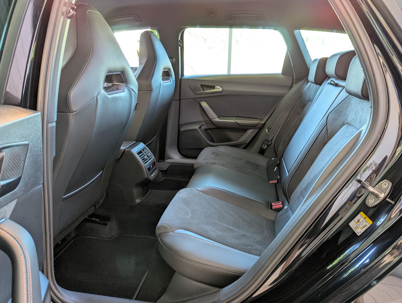 Fahrzeugabbildung CUPRA Leon 2.0 DSG Dynamic/Edge-Paket Navi AHK 5J-Gara