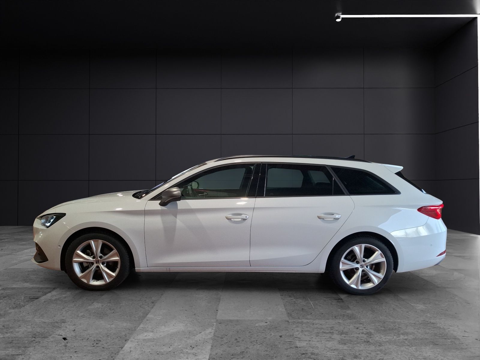 Fahrzeugabbildung SEAT Leon ST eTSI FR DSG LED Navi VC ACC RFK SH
