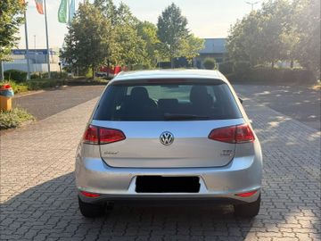 Volkswagen Golf - 4
