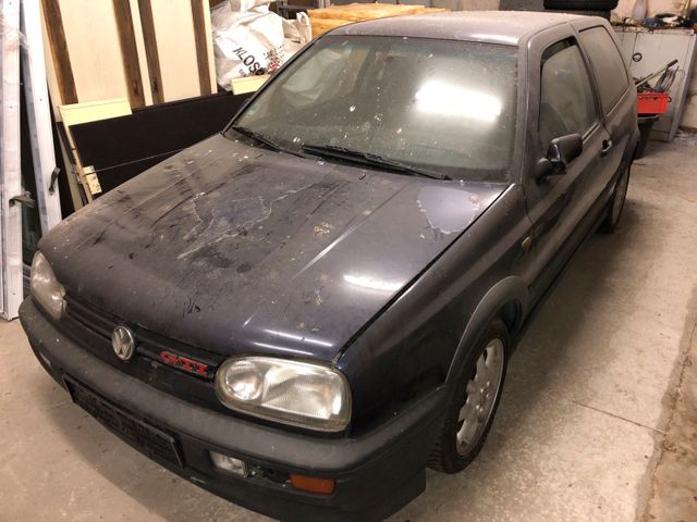 Volkswagen Golf GTI 2.0 mit Zubehör und vielen Extras...