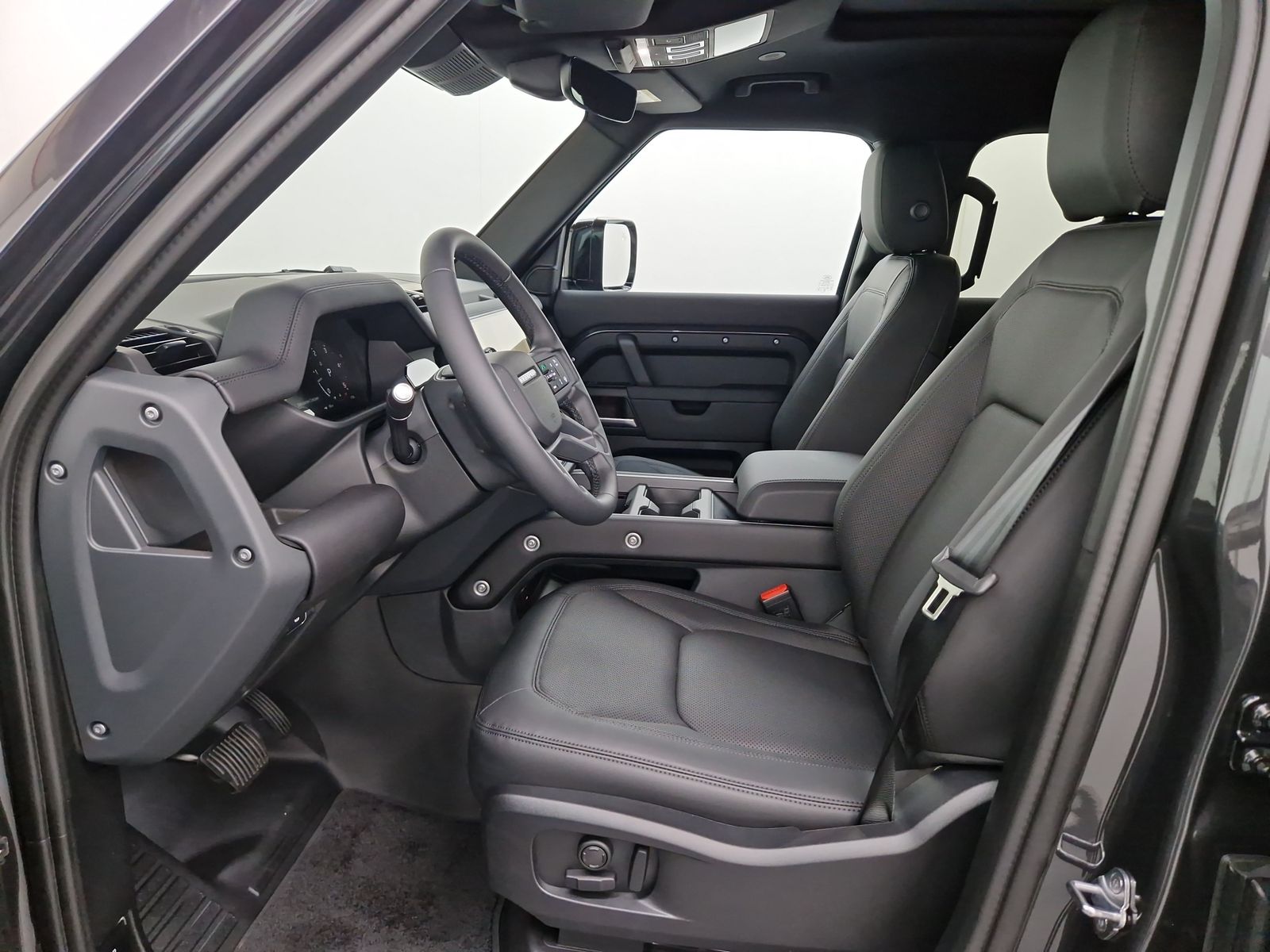 LAND ROVER Defender D250 X-Dynamic SE AHK Pano – Bild 8
