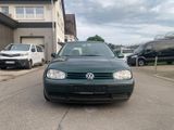 Volkswagen Golf 1.6 Auto Basis - Volkswagen Golf mit Benzin-Antrieb: Grün, Limousine, 1.6
