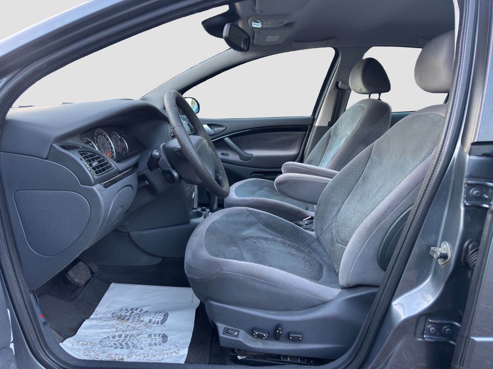 Fahrzeugabbildung Citroën C5 Lim. Exclusive/Klima./Sitzhz./PDC/Xenon/TÜV