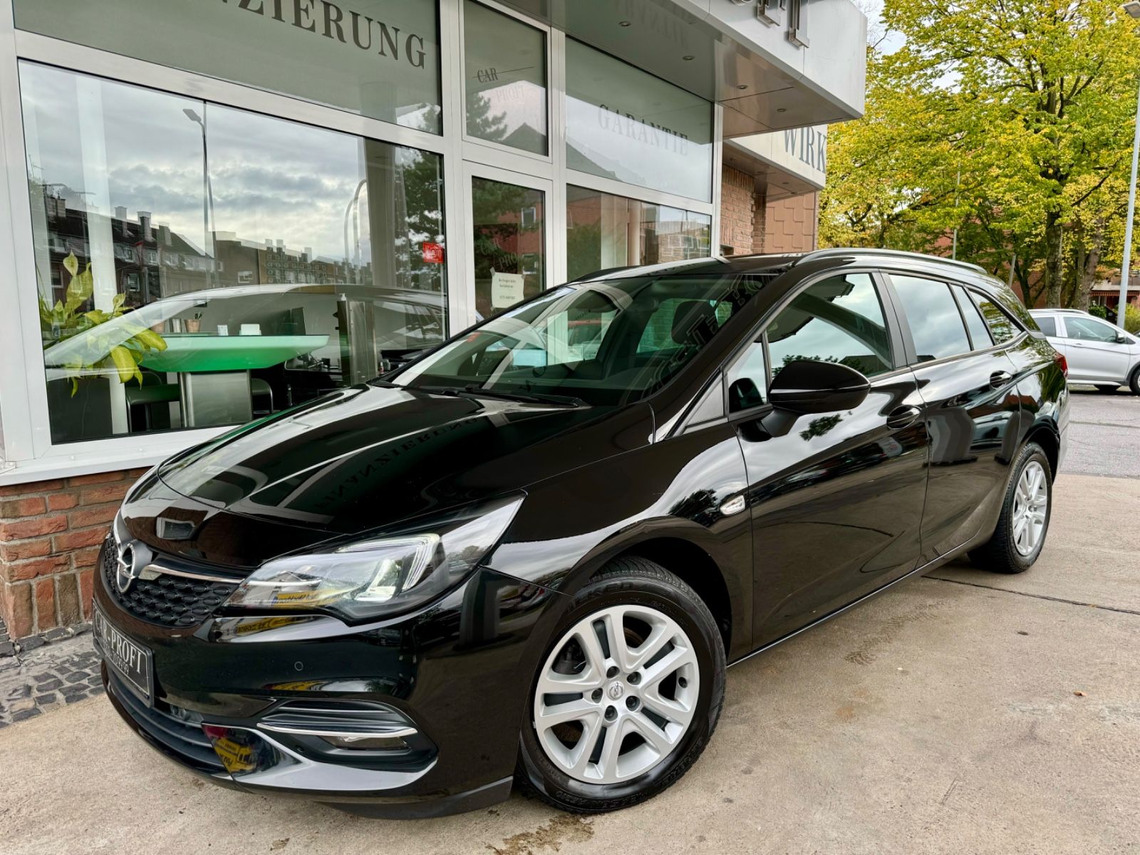 Fahrzeugabbildung Opel Astra K Sports Tourer Business Autom. Navi/LED