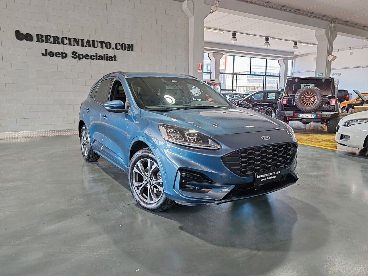 Ford Kuga 2.5 Full Hybrid 190 CV CVT 2WD ST-Line imagem 2