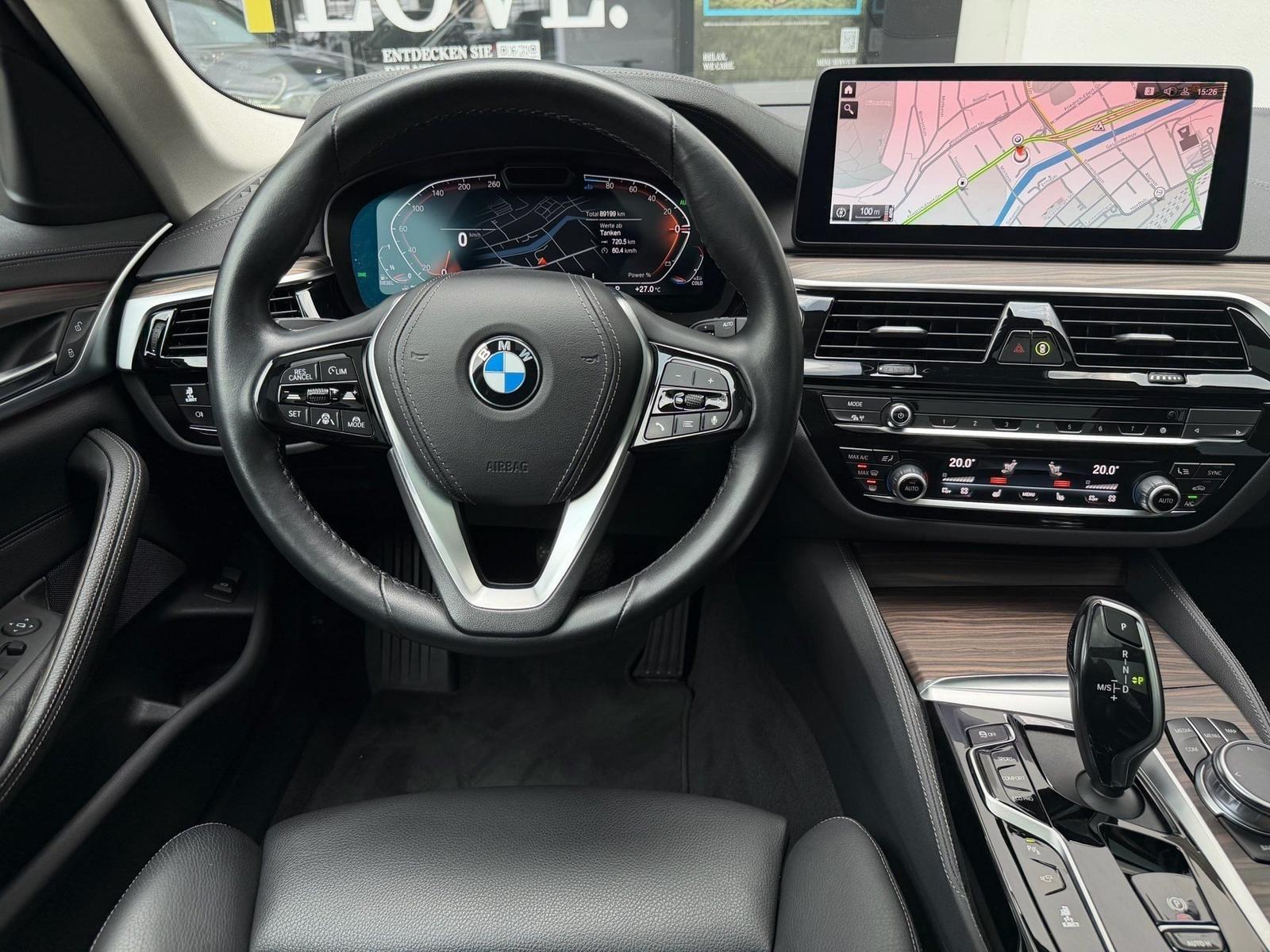 BMW 520d xDrive AdapLED DA Prof PA+ Pano Standh. AHK