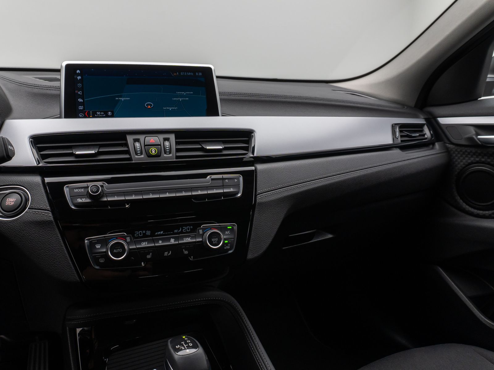 Fahrzeugabbildung BMW X2 xD25e DAB Navi Parkassist Geschwindigkeitsreg