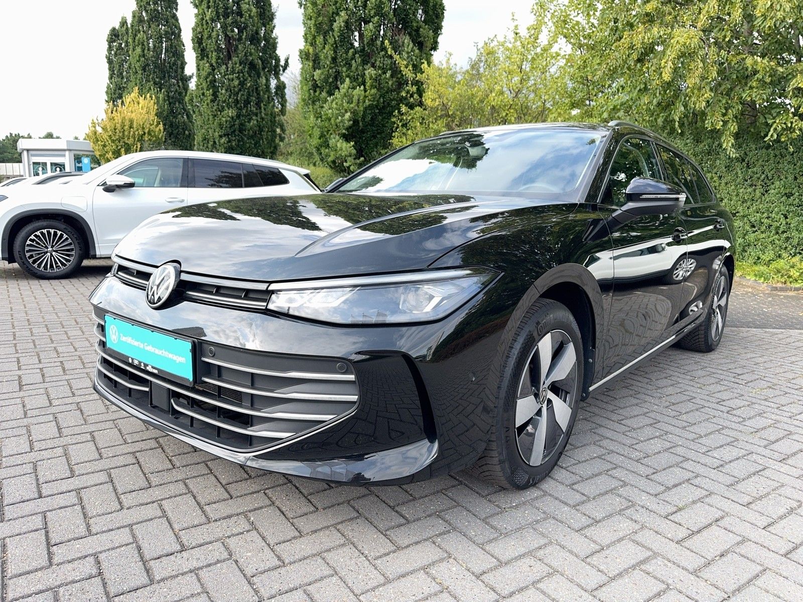 Volkswagen Passat Variant 1.5 eTSI Business Navi 360° AHK foto 1